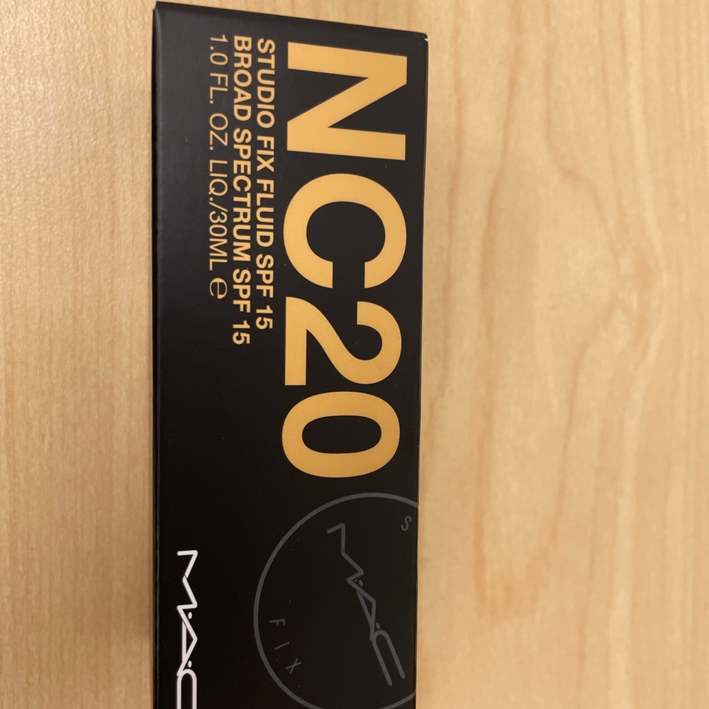 M∙A∙C Studio Fix Fluid SPF 15.  Foundation